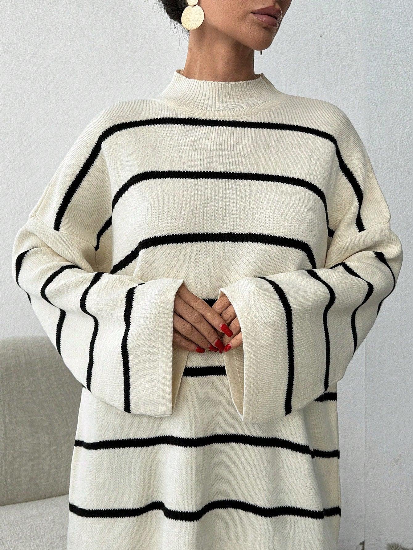 Kadın Oversize Çizgili Kazak TR231201