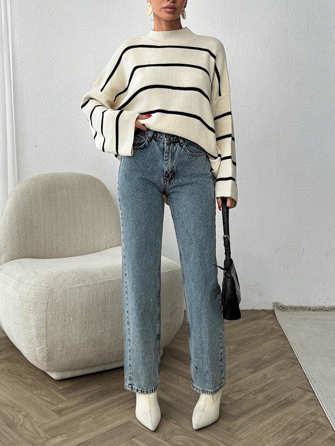 Kadın Oversize Çizgili Kazak TR231201