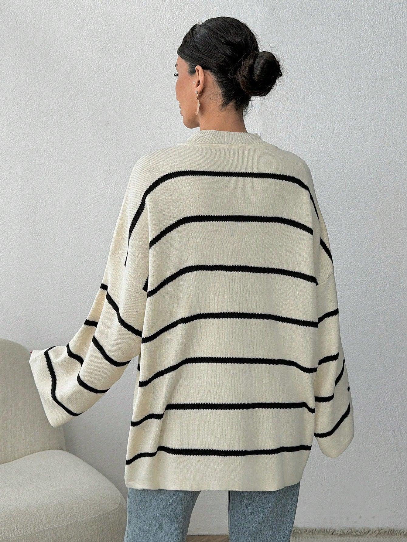 Kadın Oversize Çizgili Kazak TR231201