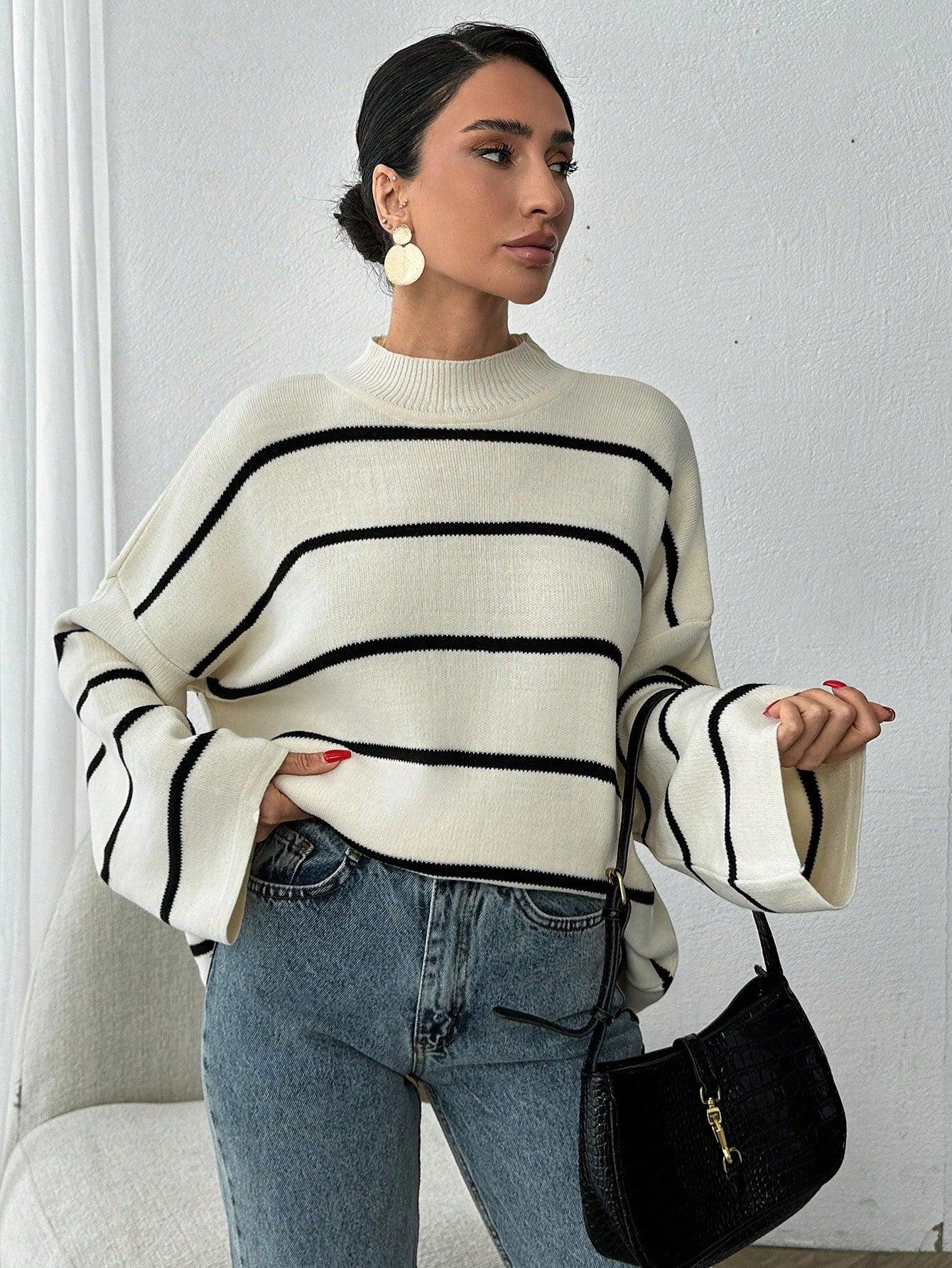 Kadın Oversize Çizgili Kazak TR231201