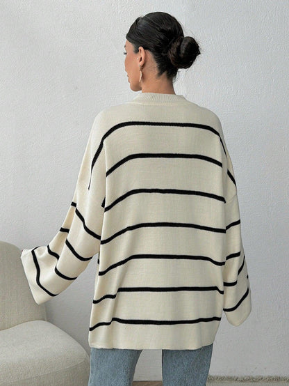 Kadın Oversize Çizgili Kazak TR231201