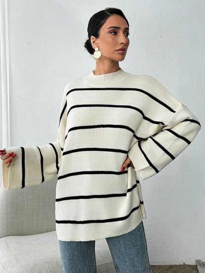 Kadın Oversize Çizgili Kazak TR231201