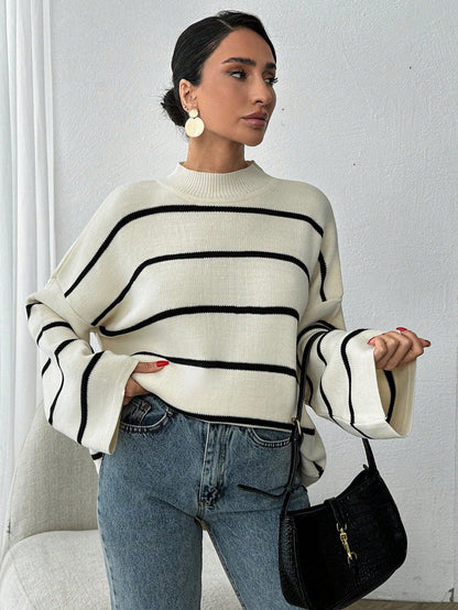 Kadın Oversize Çizgili Kazak TR231201