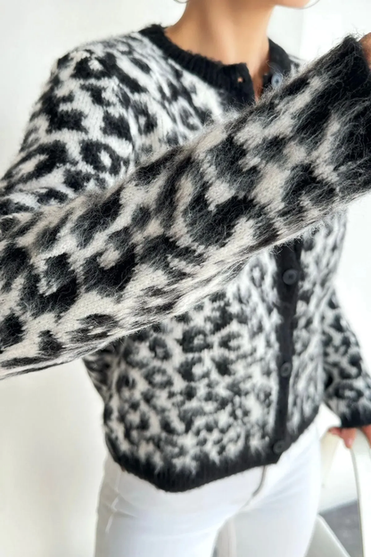 Kadın Siyah Leopar Desenli Şardonlu Hırka TR241218