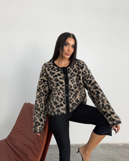 Kadın Siyah Leopar Desenli Şardonlu Hırka TR241218