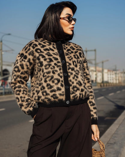 Kadın Siyah Leopar Desenli Şardonlu Hırka TR241218